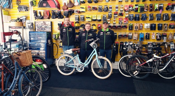Staff at Portsmouth Cycle Exchange with Volt Kensington electric bike