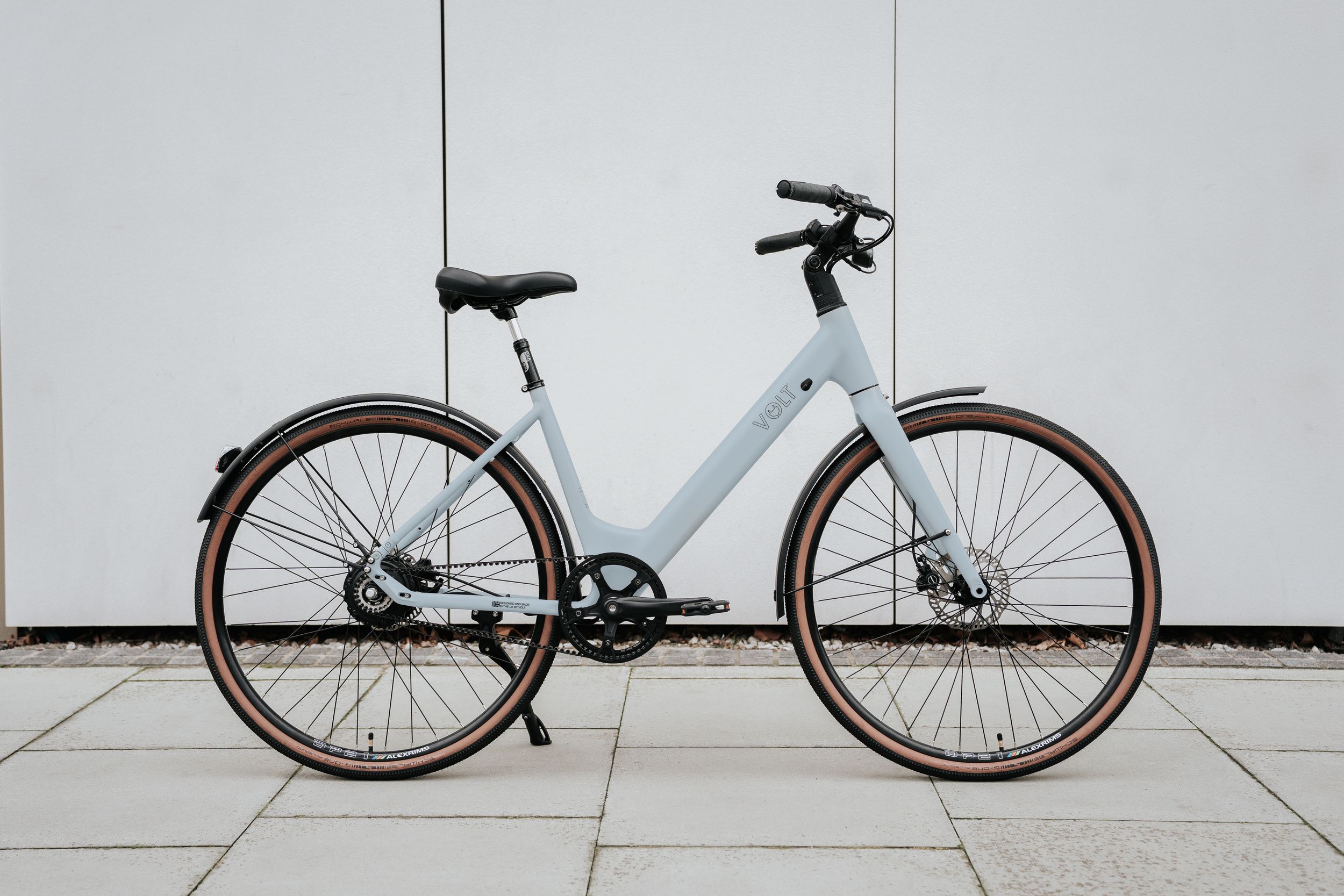 Volt Urban LS E-bike in city environment