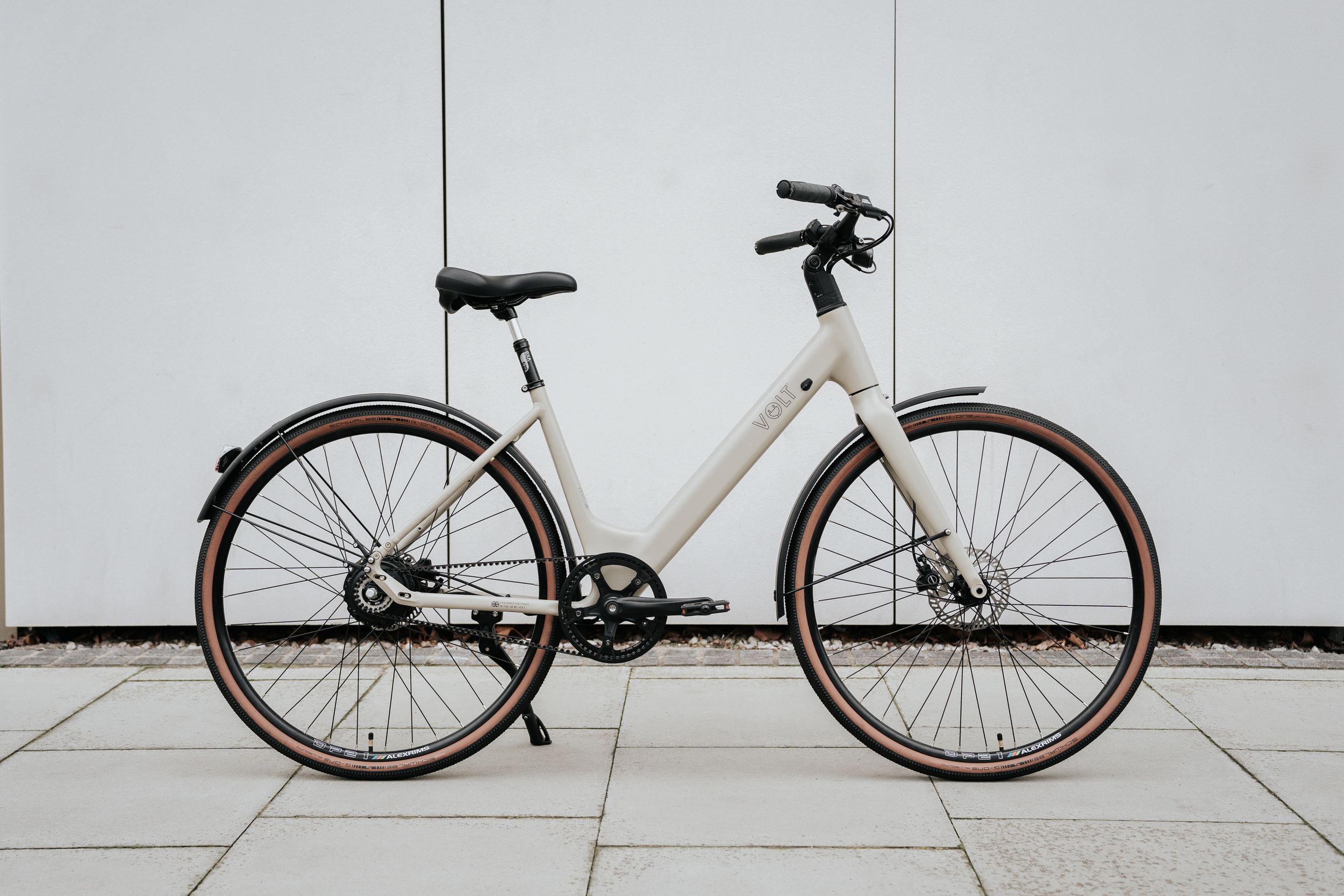 Volt Urban LS E-bike in city environment