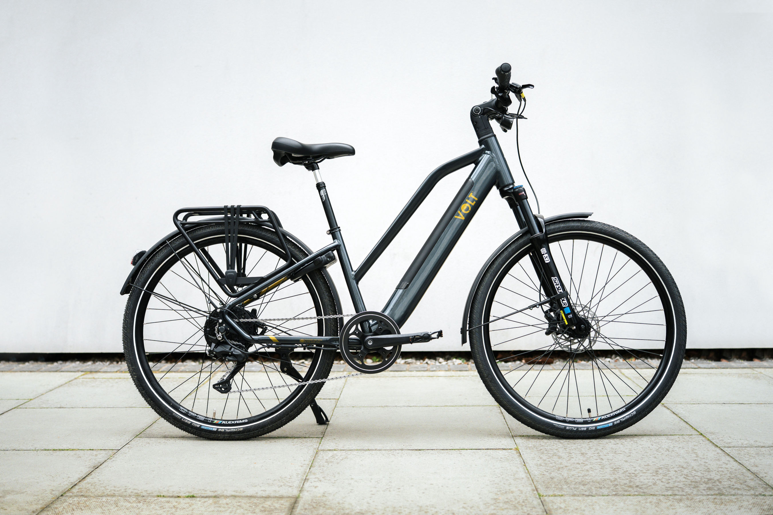 Volt Pulse LS Step Through E-bike studio photograph