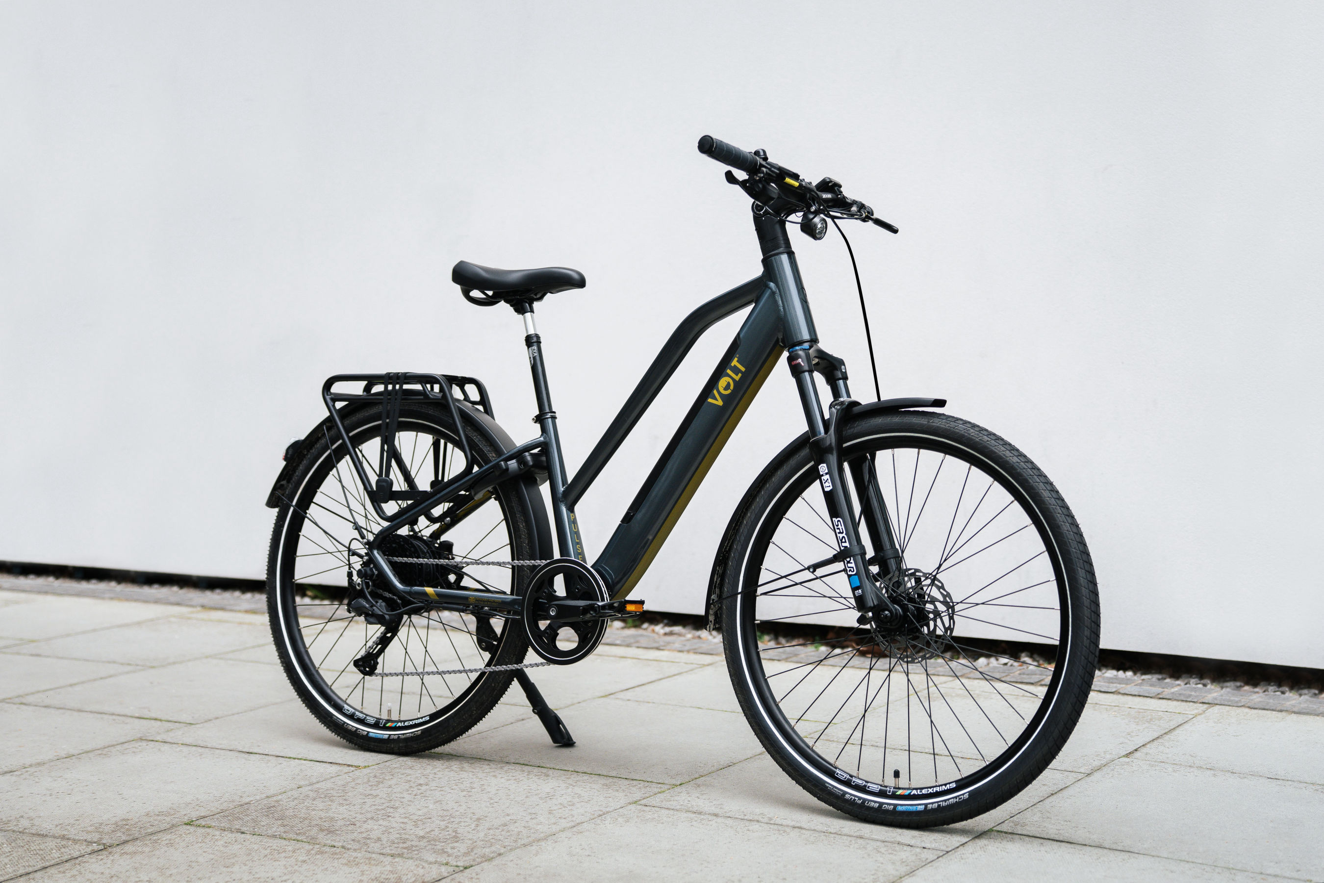 Volt Pulse LS Step Through E-bike studio photograph