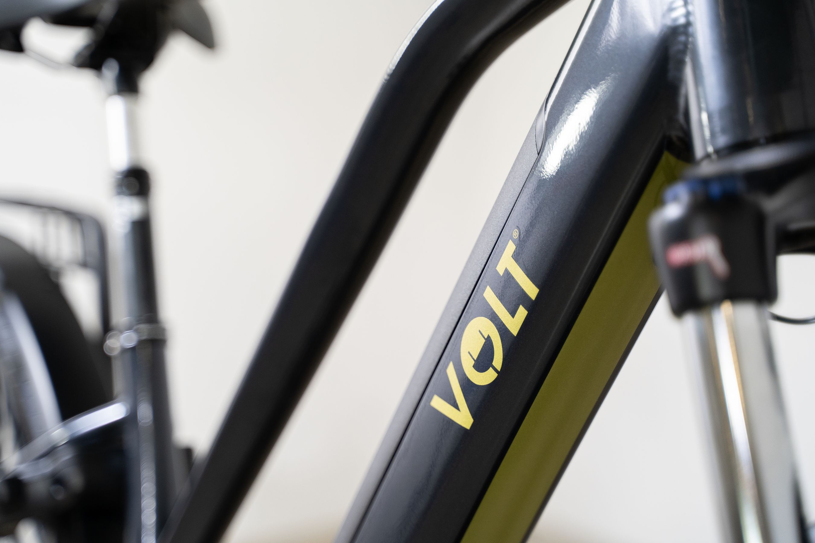 Volt Pulse LS Step Through E-bike studio photograph