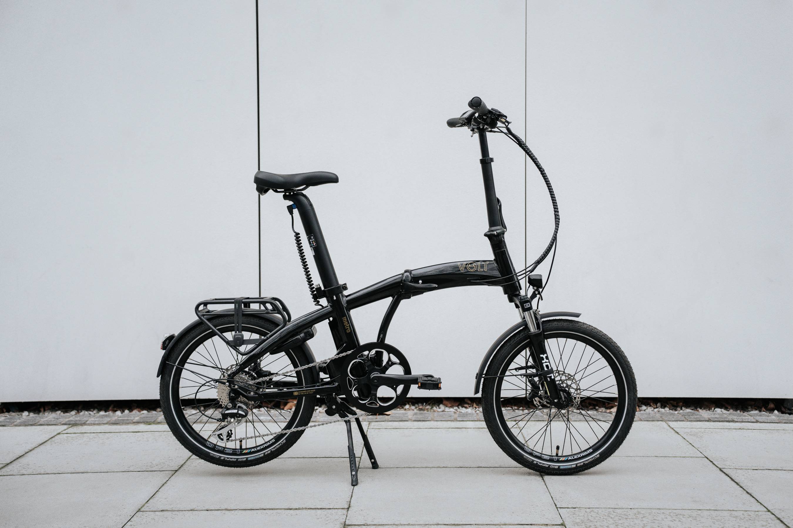 Volt Metro Black E-bike studio photograph